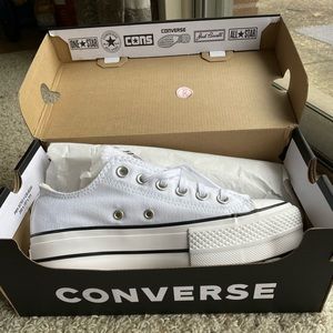 NIB womens platform white converse size 5.5